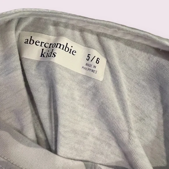 3 Abercrombie & Fitch kids tops - Picture 16 of 16